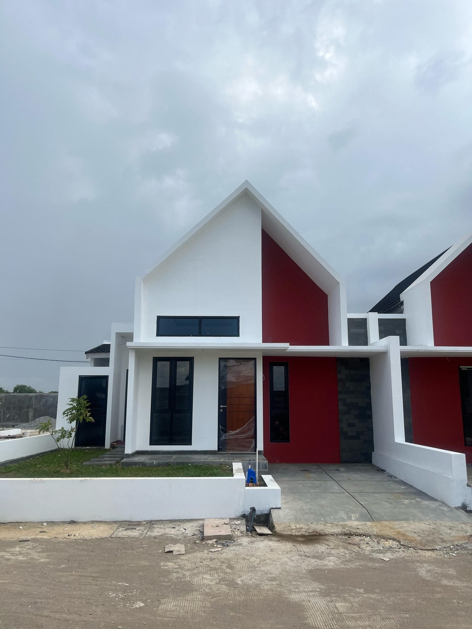 WhatsApp Image 2025-04-05 at 12.04.02