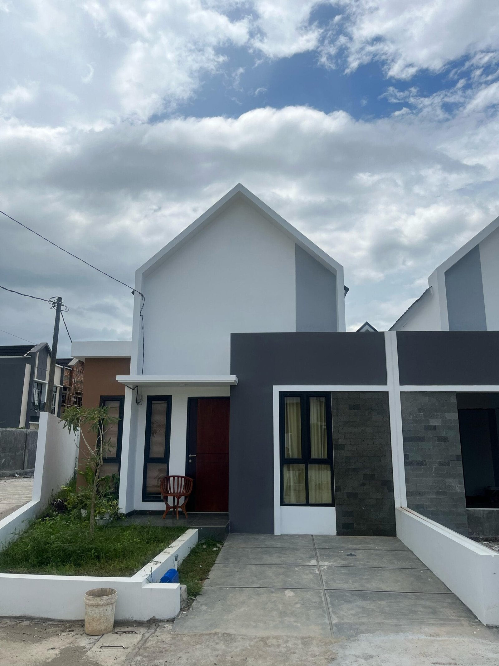 WhatsApp Image 2025-04-05 at 12.04.03